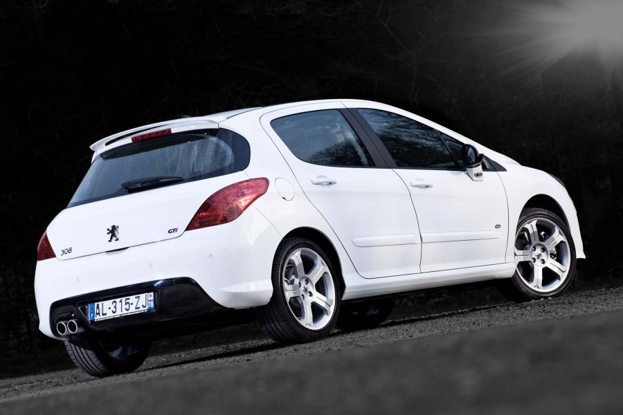  Peugeot 308 GTi 2010 года  (фото 16 из 20)